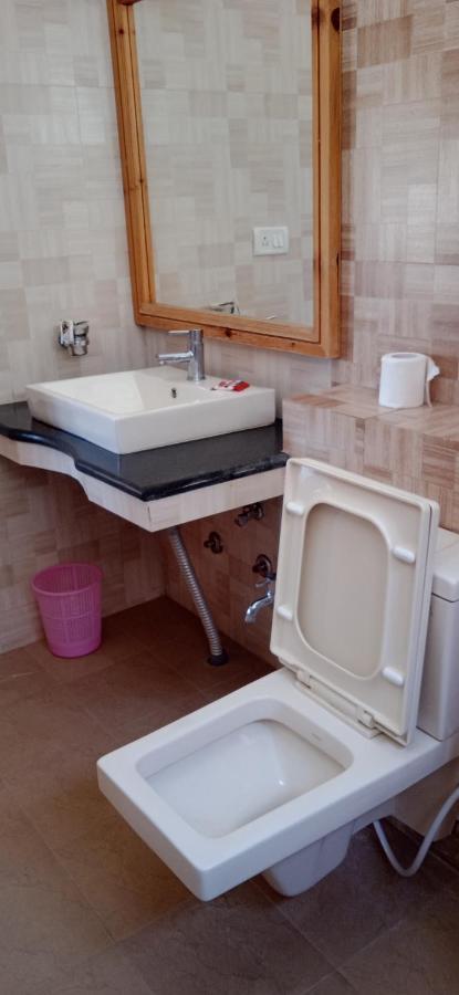 Lhardak Home Stay Лех Екстериор снимка