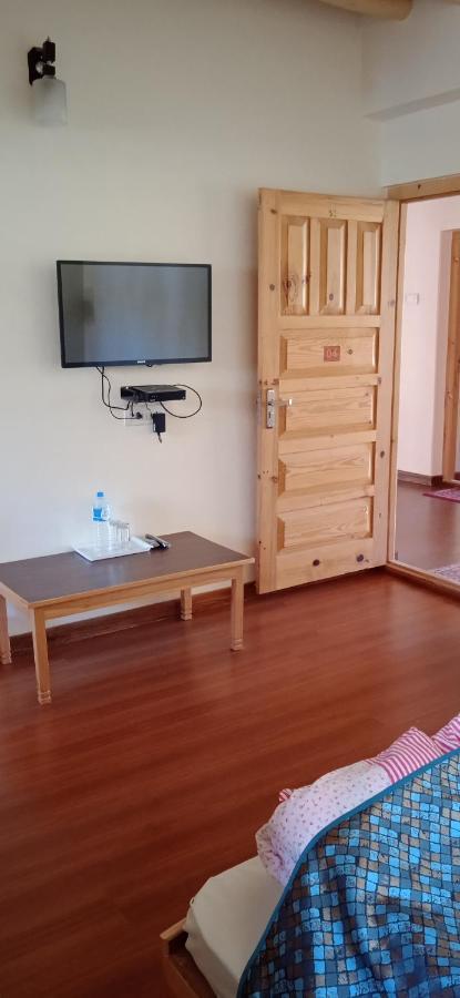 Lhardak Home Stay Лех Екстериор снимка